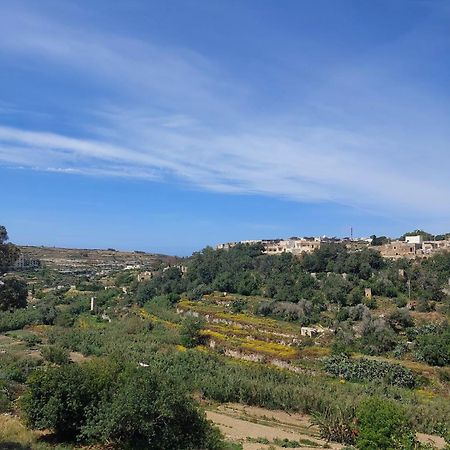 Sunny Gozo Getaway Pool & Easy Check-In Bed & Breakfast Ghajn il-Kbira  Dış mekan fotoğraf