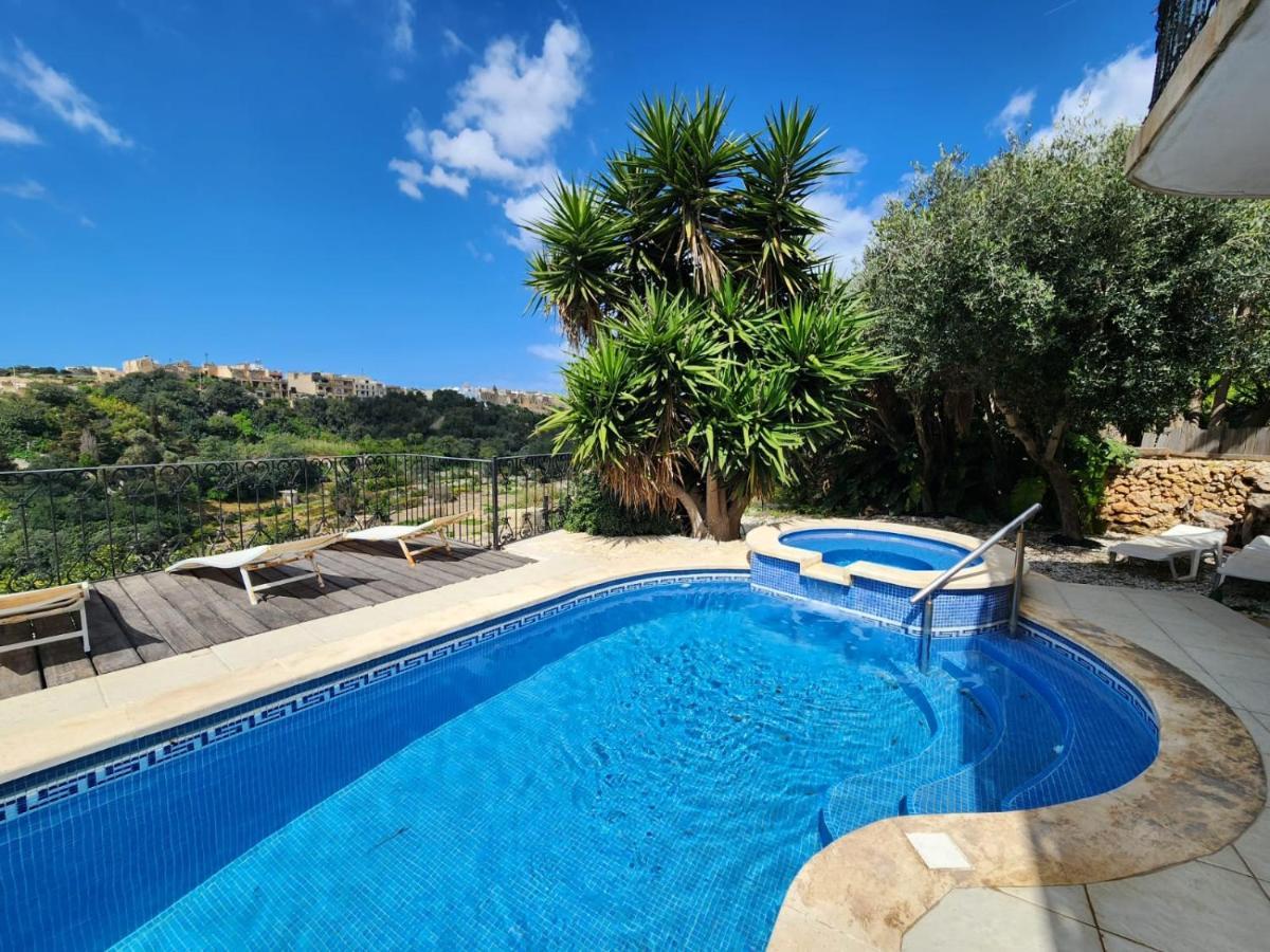 Sunny Gozo Getaway Pool & Easy Check-In Bed & Breakfast Ghajn il-Kbira  Dış mekan fotoğraf
