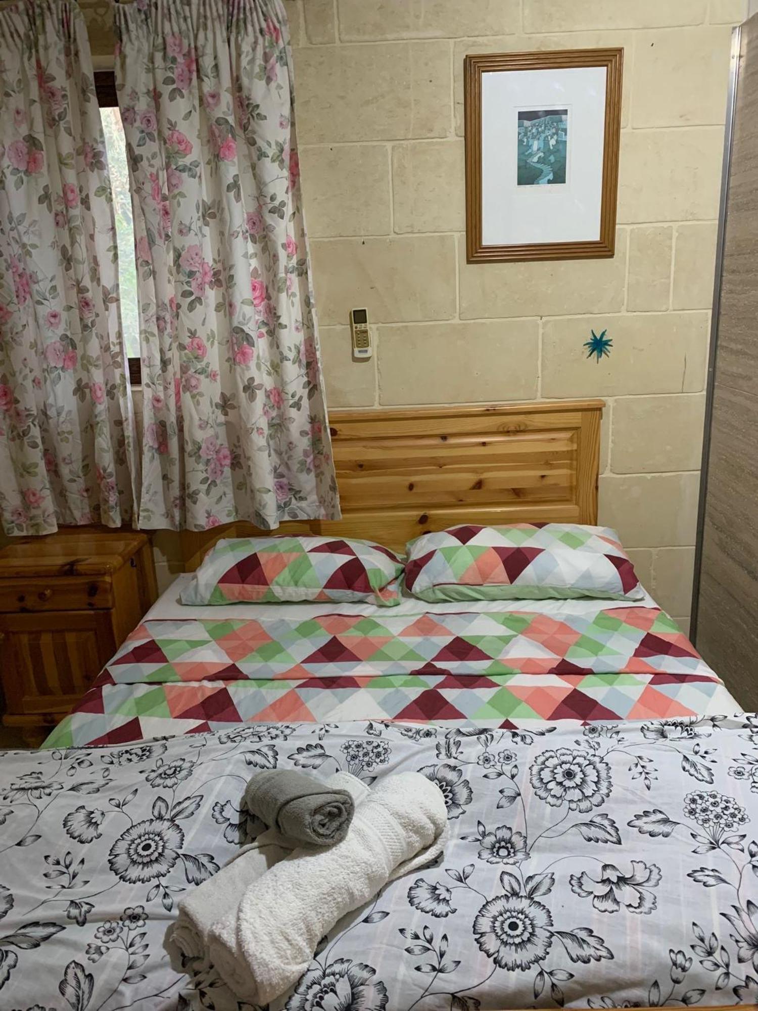 Sunny Gozo Getaway Pool & Easy Check-In Bed & Breakfast Ghajn il-Kbira  Dış mekan fotoğraf
